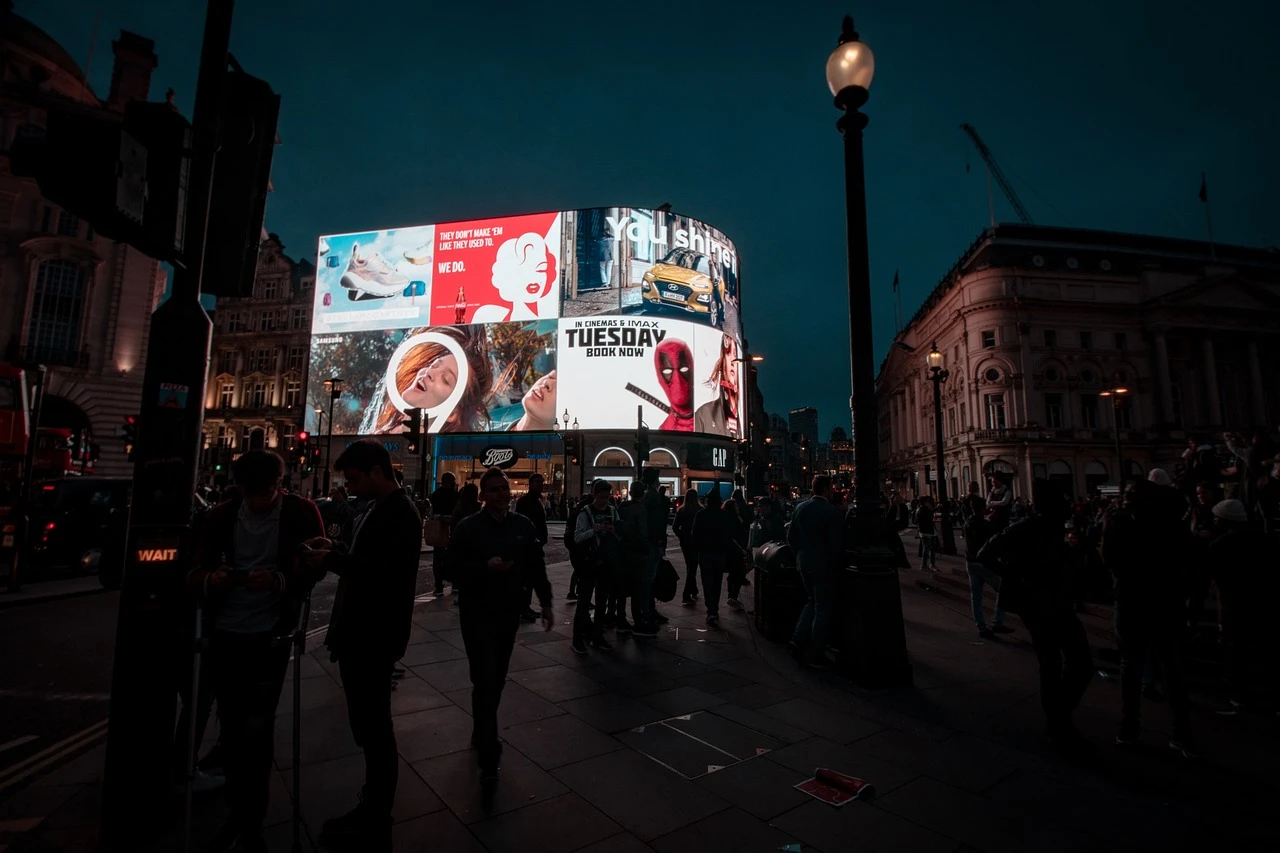 Comunicación Online 21 en una agencia de Marketing Digital en Santiago, encargada de Desarrollo de Proyectos web, diseño de imagen, Redes Sociales (RR SS) y Posicionamiento en Buscadores.