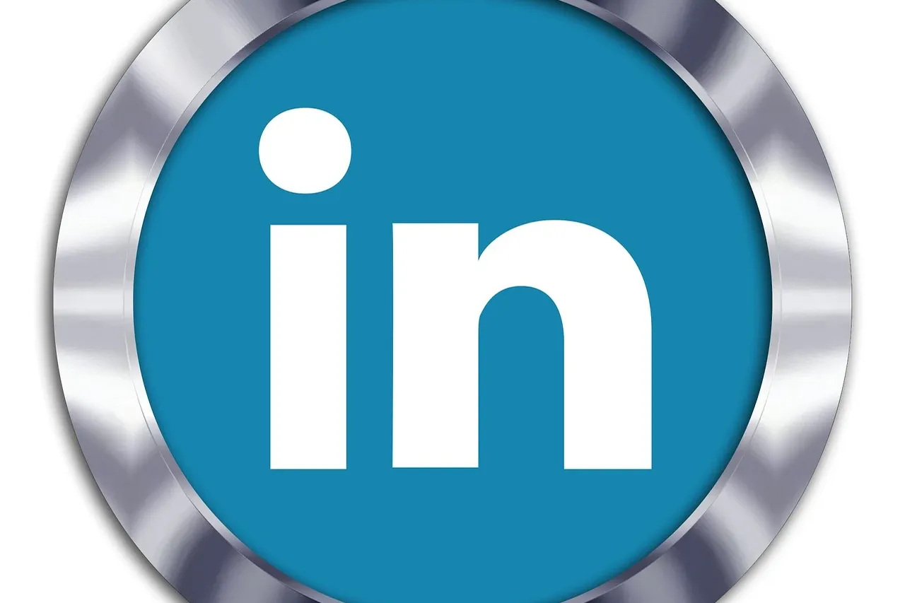 Comunicación Online 21 en una agencia de Marketing Digital en Santiago, encargada de Desarrollo de Proyectos web, diseño de imagen, Redes Sociales (RR SS) y Posicionamiento en Buscadores.